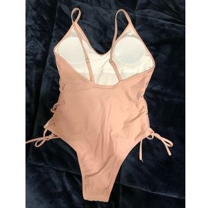 Women’s swim suit